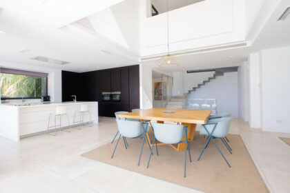 b86bfcc0770866763764349937ec0105 - 19