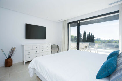 b86bfcc0770866763764349937ec0105 - 30