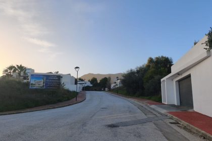 b8ac3e769d3fdbfe733e72b73b2ad28b - 4