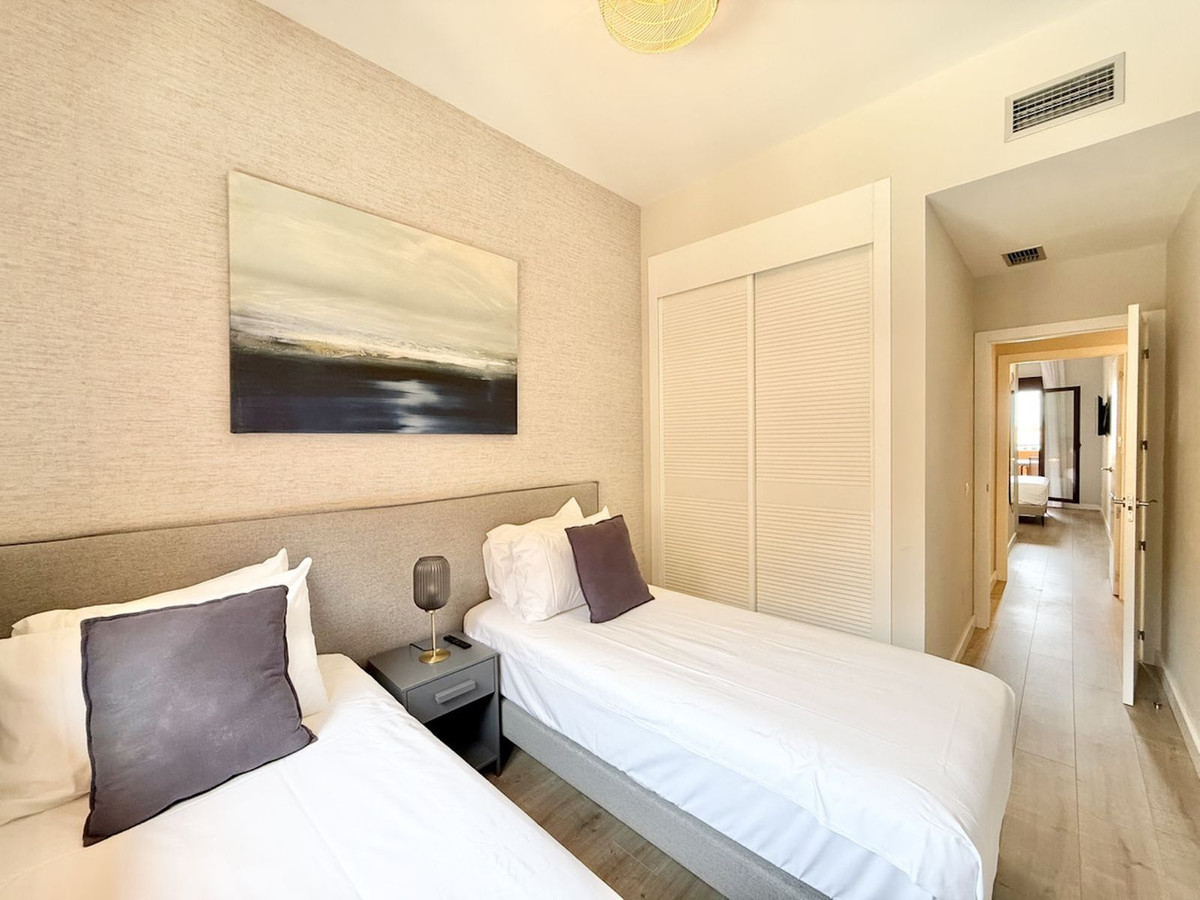 b8b6c7c04334e383c855cbb89ca85074 - 12