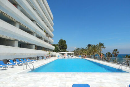 b8d7858e7240548aab4169a284929b27 - 1