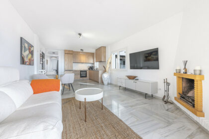 b8dc4c10c8c4fbea892fb0d3a4770e4b - 13