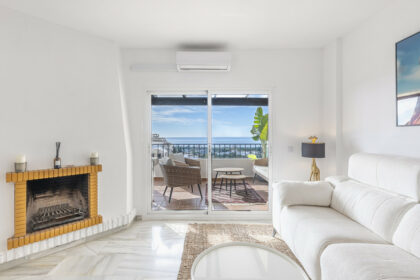 b8dc4c10c8c4fbea892fb0d3a4770e4b - 17