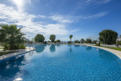 b8dc4c10c8c4fbea892fb0d3a4770e4b - 33