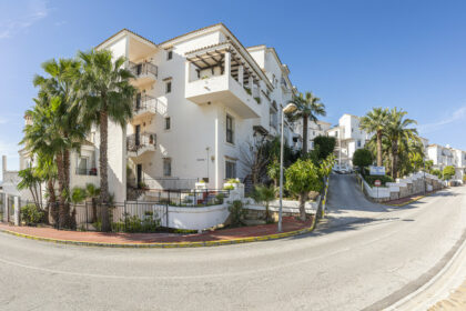 b8dc4c10c8c4fbea892fb0d3a4770e4b - 36