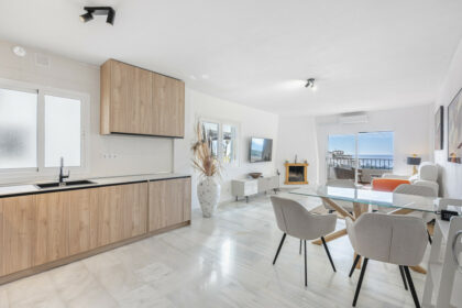 b8dc4c10c8c4fbea892fb0d3a4770e4b - 8