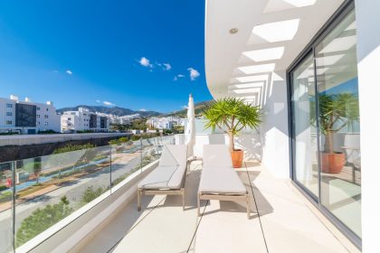 b8e7e7198a98fcaf581a820eb2a85806 - 32