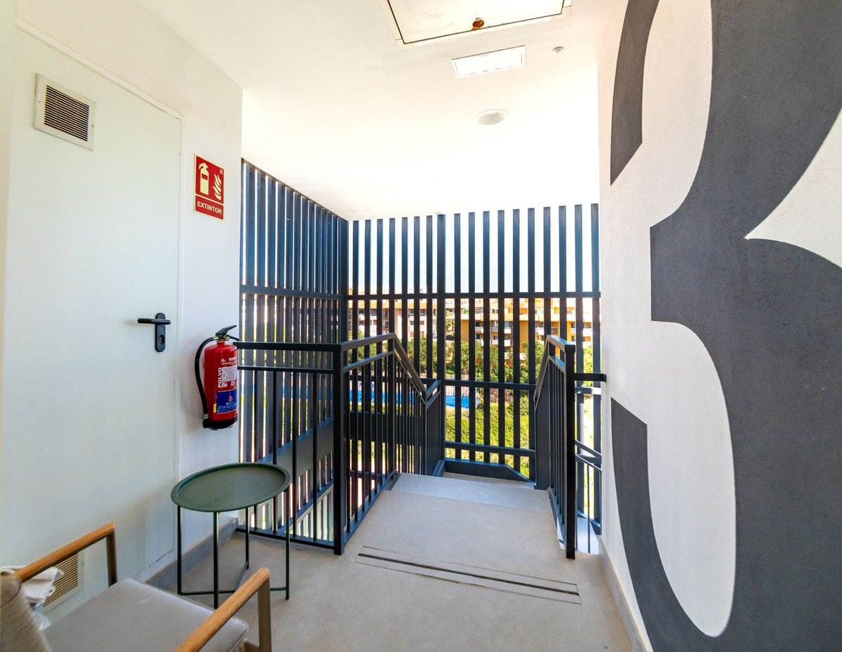 b8e7e7198a98fcaf581a820eb2a85806 - 34