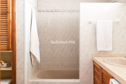 b9265bbf70fe5e1d9d0f23f40a290af7 - 20