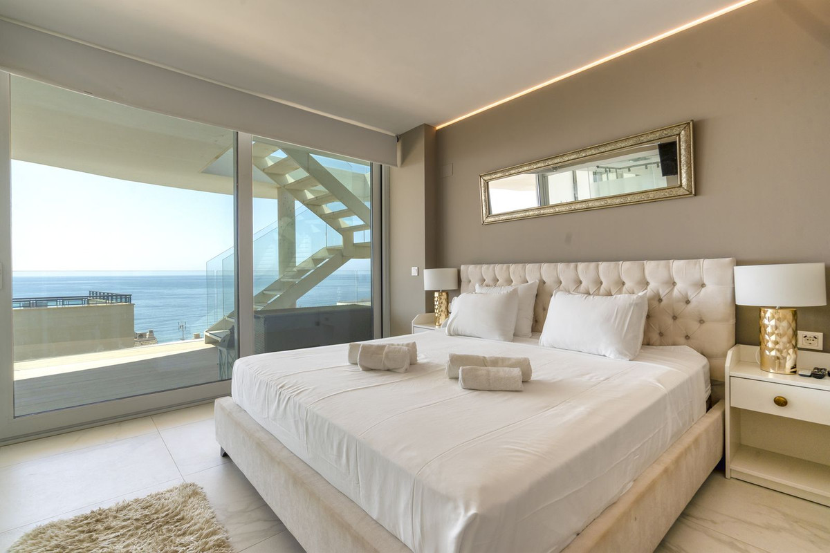 b9b8d5edb4596b47232dcf6105b0ce3c - 15