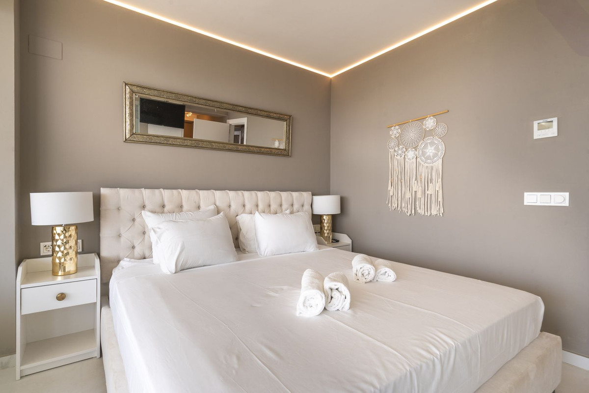 b9b8d5edb4596b47232dcf6105b0ce3c - 16