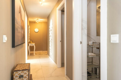 b9b8d5edb4596b47232dcf6105b0ce3c - 18