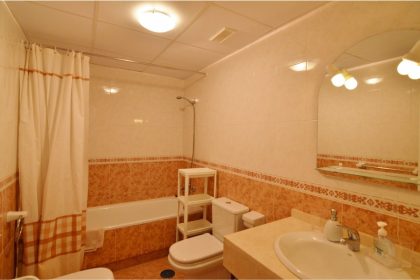 b9cfc3d0d173c4091b89f19737660d08 - 15