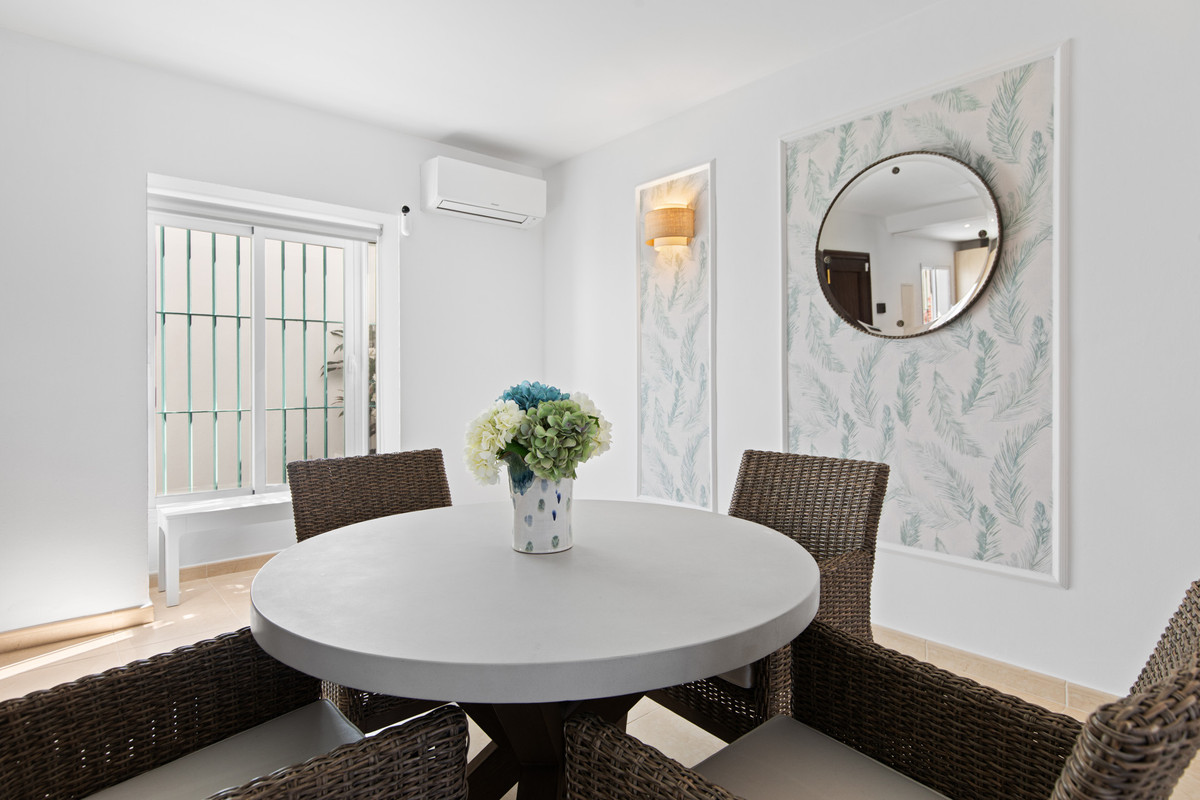 ba20ef8a4565564c1671b2d8aa39ff7a - 10