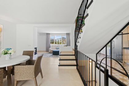 ba20ef8a4565564c1671b2d8aa39ff7a - 11