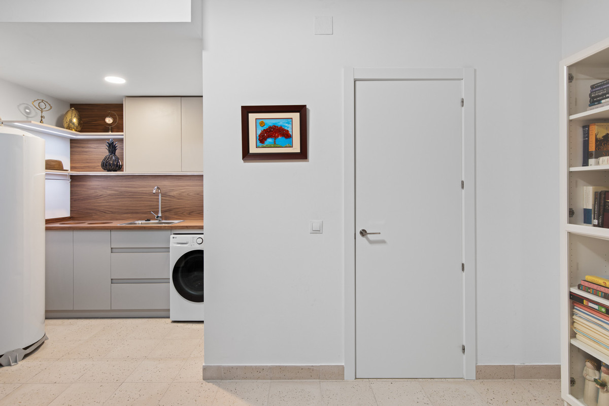 ba20ef8a4565564c1671b2d8aa39ff7a - 17