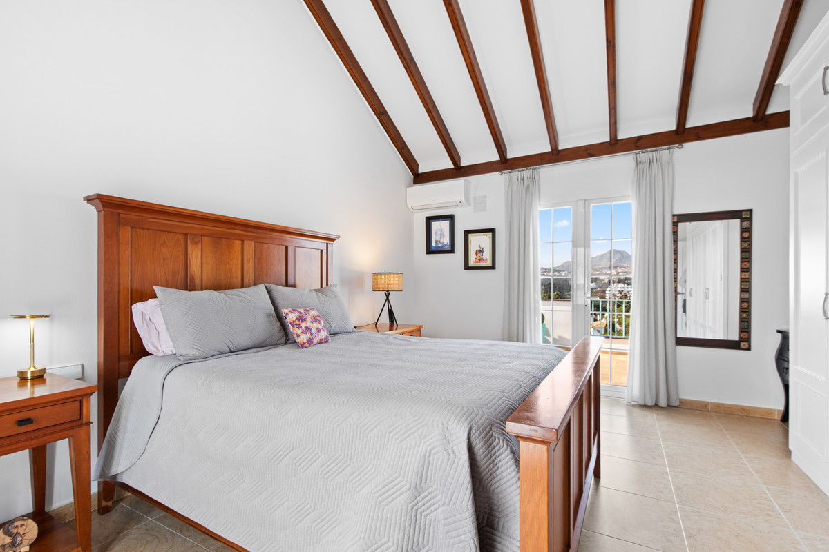 ba20ef8a4565564c1671b2d8aa39ff7a - 19