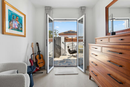 ba20ef8a4565564c1671b2d8aa39ff7a - 25