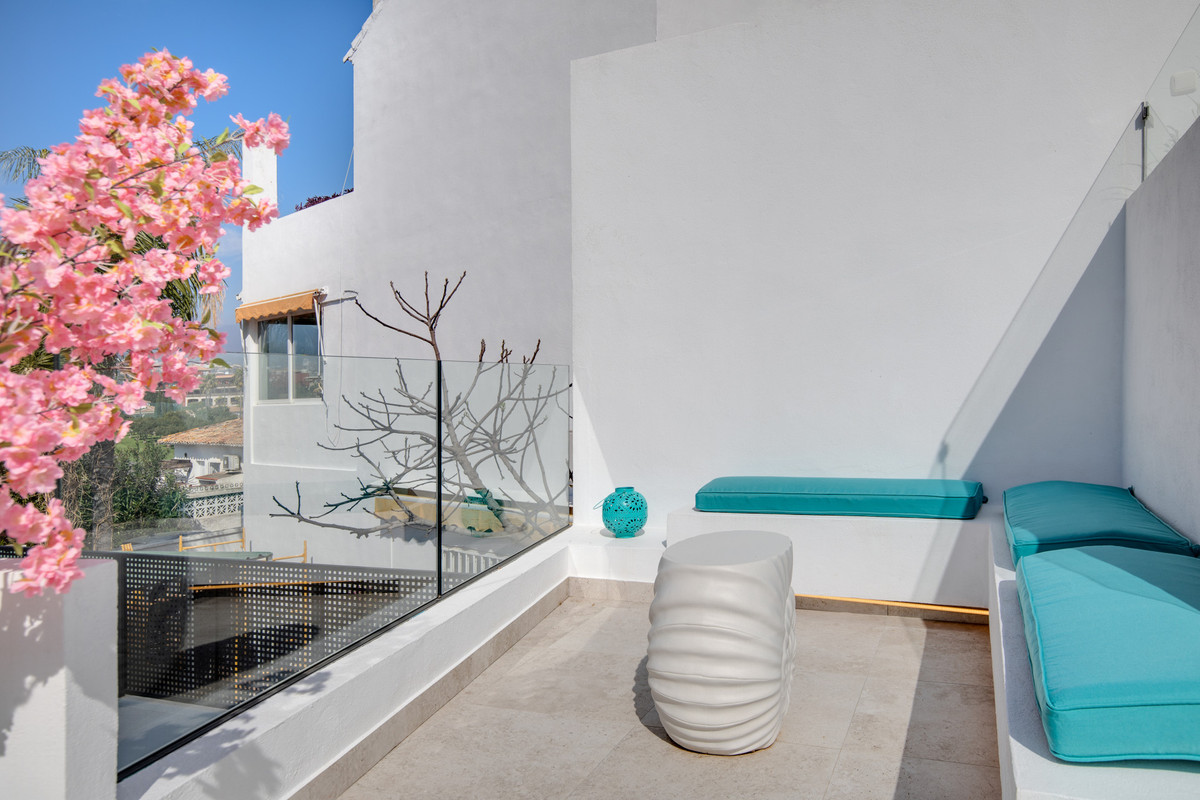 ba20ef8a4565564c1671b2d8aa39ff7a - 31