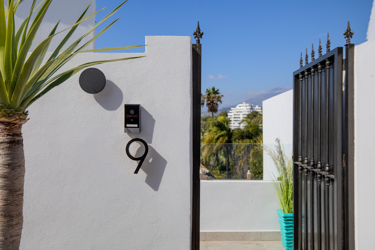 ba20ef8a4565564c1671b2d8aa39ff7a - 37