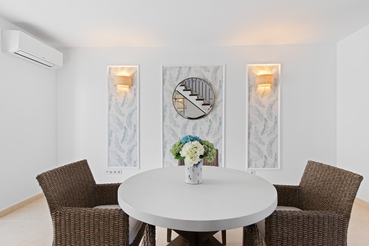 ba20ef8a4565564c1671b2d8aa39ff7a - 8