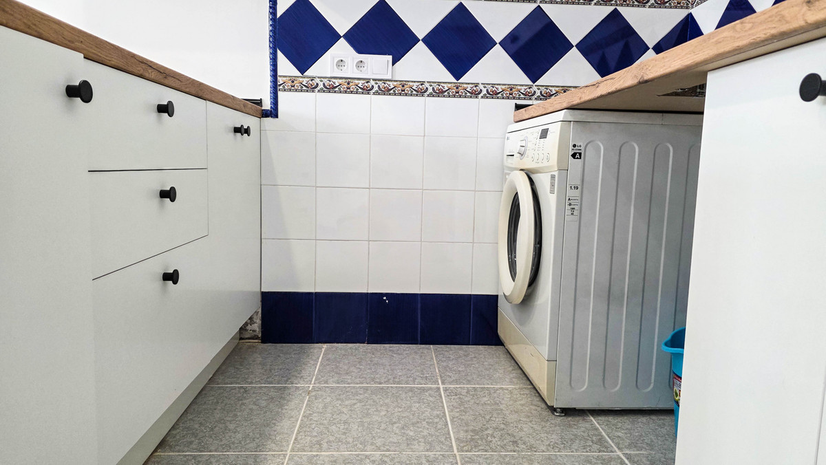 ba57ba588977673af78bf9fe28e2a447 - 17