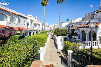 ba57ba588977673af78bf9fe28e2a447 - 18