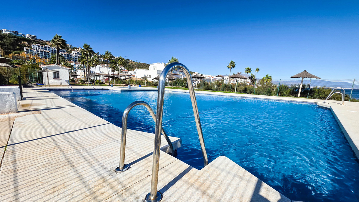 ba57ba588977673af78bf9fe28e2a447 - 20