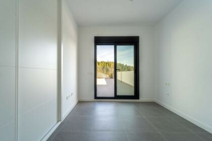 babaf8203394704e0cac28881cb9743c - 24