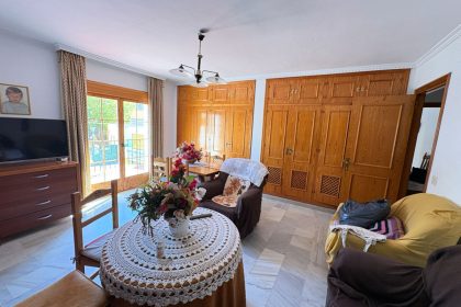 badbc30f50caa5a527486a3b3e744772 - 13