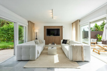 bb11480addc8aaea94ee4e3958780a57 - 1