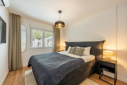 bb11480addc8aaea94ee4e3958780a57 - 12