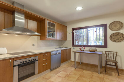 bbb9783e2a332c47c8cecb1120b591aa - 11