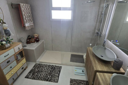 bc1eba6aa7041b53165a9d1670fee97d - 15