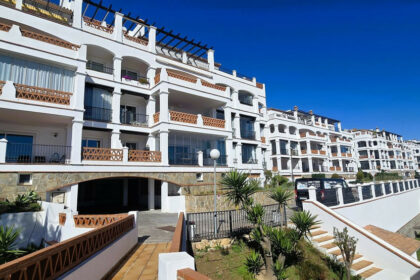 bc1eba6aa7041b53165a9d1670fee97d - 18