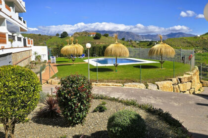 bc1eba6aa7041b53165a9d1670fee97d - 21