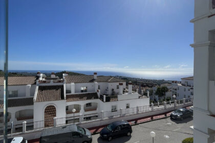 bc1eba6aa7041b53165a9d1670fee97d - 24