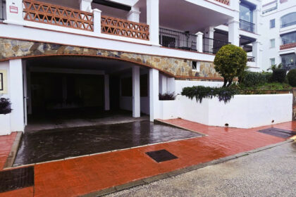 bc1eba6aa7041b53165a9d1670fee97d - 27