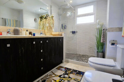 bc1eba6aa7041b53165a9d1670fee97d - 4