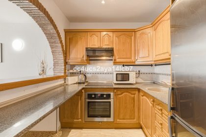 bc46da993595f68b0f25793e38cb0c63 - 11