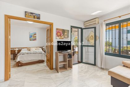 bc46da993595f68b0f25793e38cb0c63 - 13