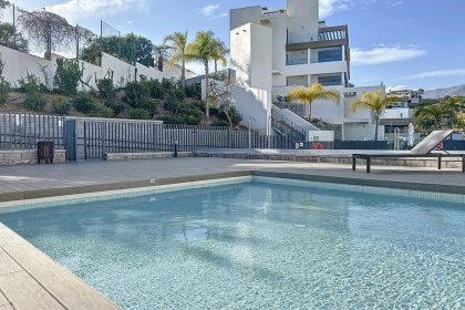 bc8e526f34c57356ddc0393a14de0f8e - 1