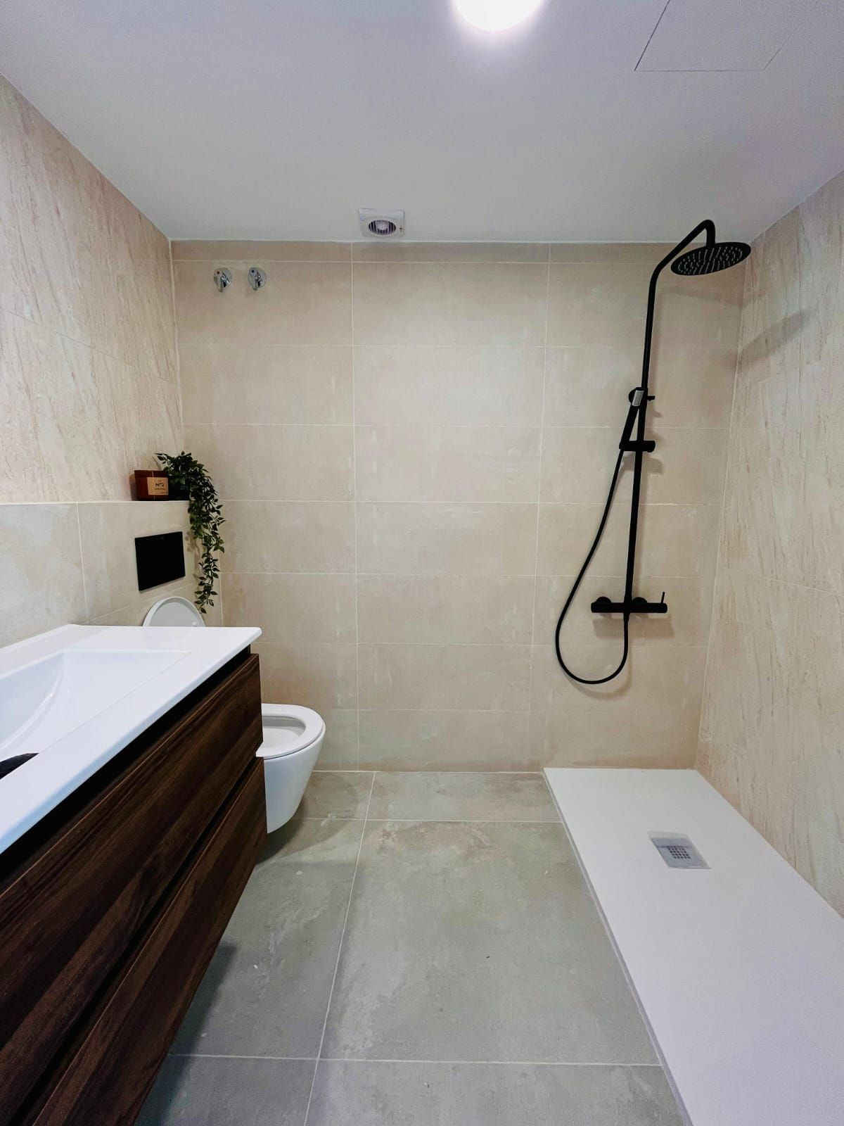 bc9bc5ac785a336b26929b8c3f59e1d1 - 33