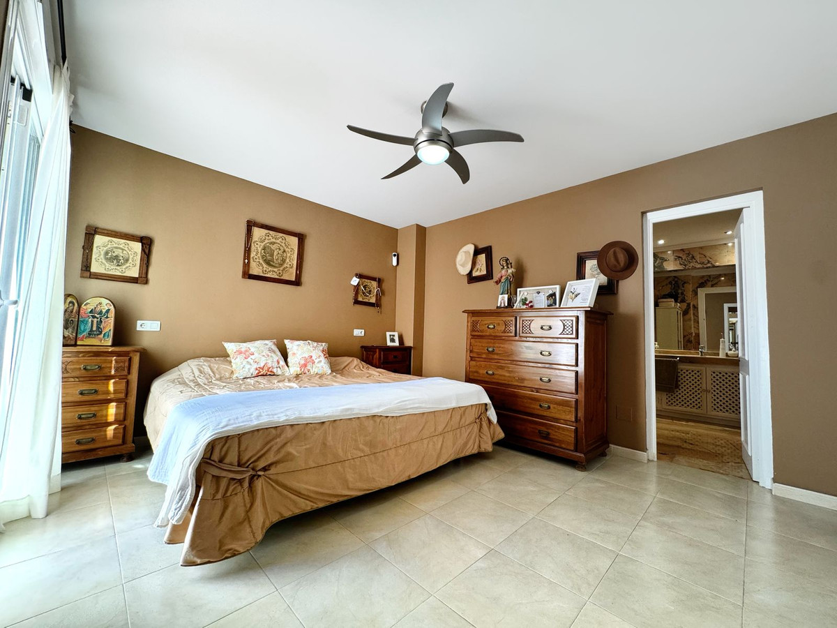 bcaa1bf2e50143c283cd4654bd6ab3c8 - 10