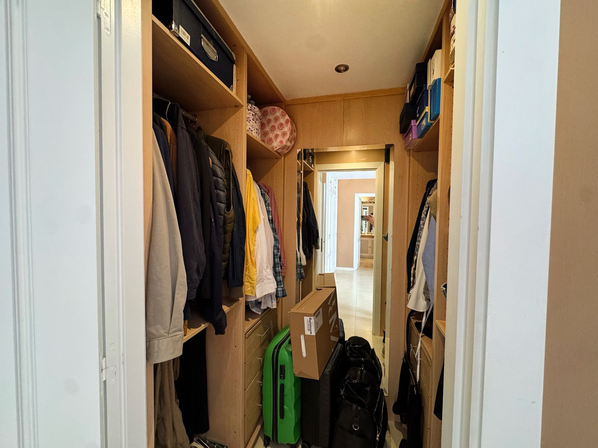 bcaa1bf2e50143c283cd4654bd6ab3c8 - 12