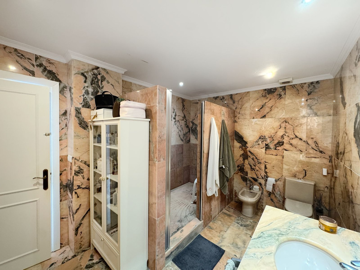 bcaa1bf2e50143c283cd4654bd6ab3c8 - 15