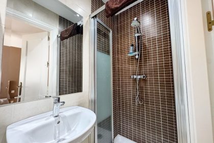 bcaa1bf2e50143c283cd4654bd6ab3c8 - 20