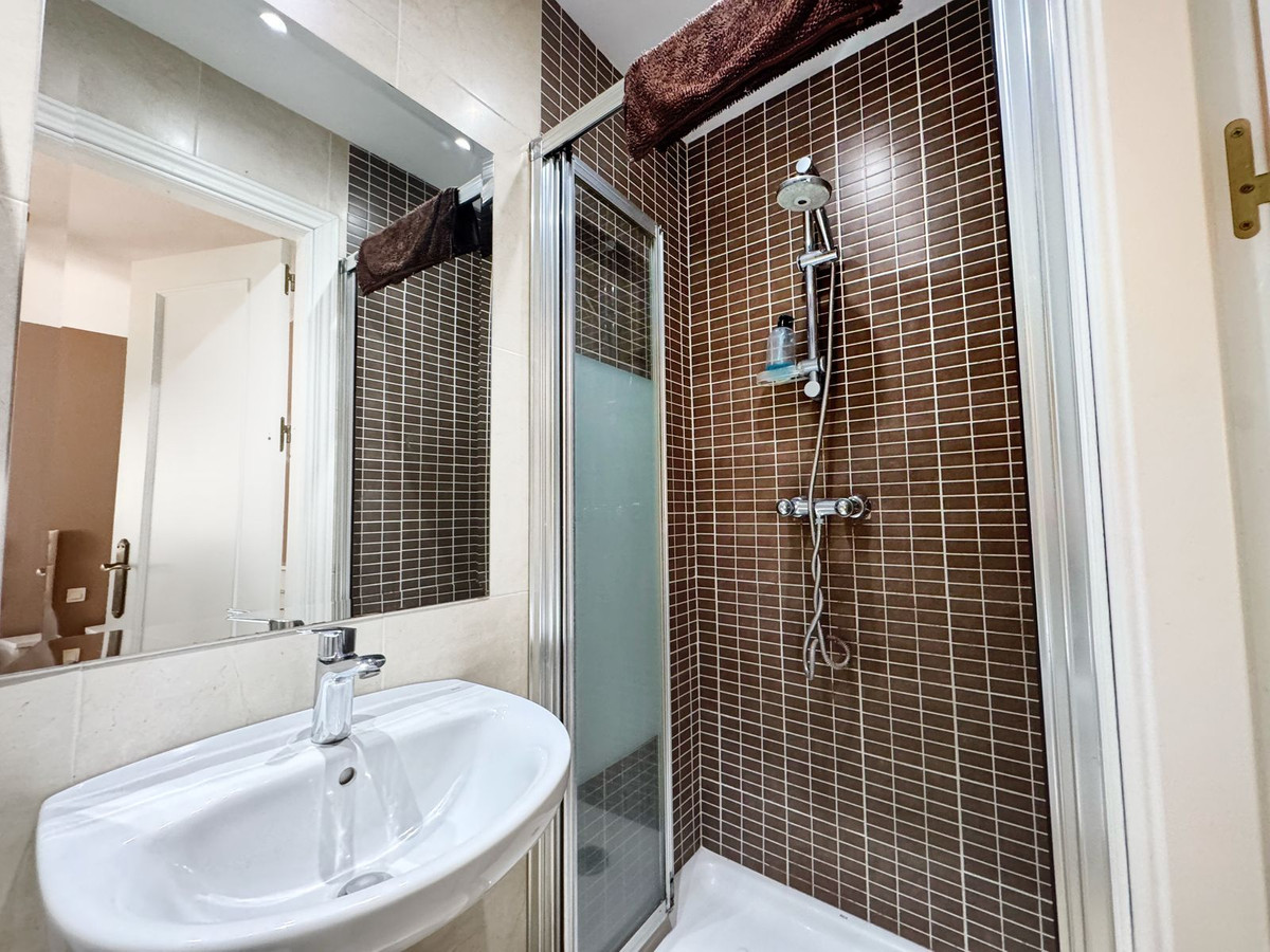 bcaa1bf2e50143c283cd4654bd6ab3c8 - 20