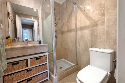 bcaa1bf2e50143c283cd4654bd6ab3c8 - 21