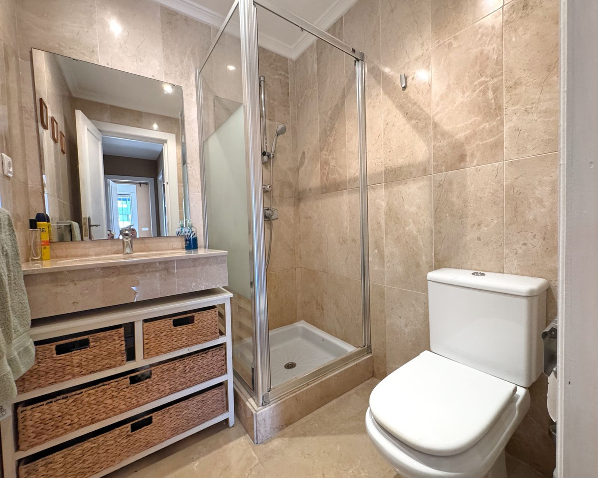 bcaa1bf2e50143c283cd4654bd6ab3c8 - 21